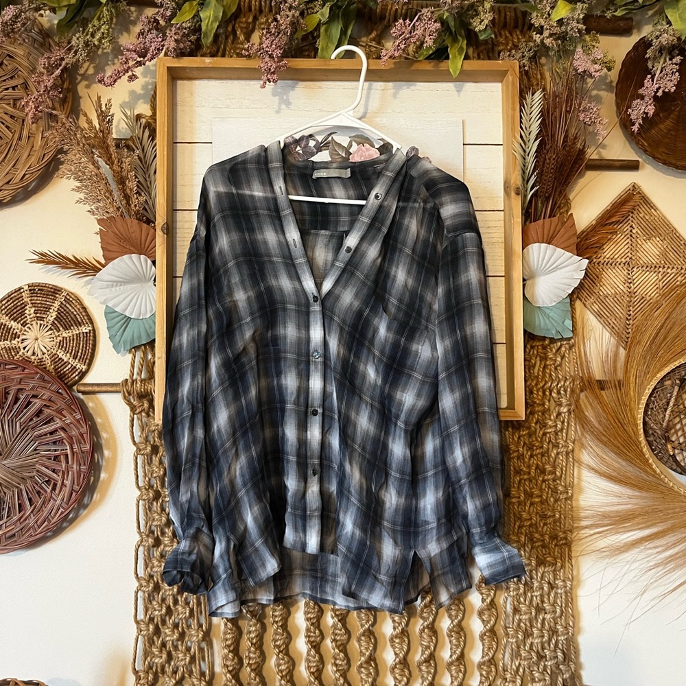 VINCE 100% silk shirt XS